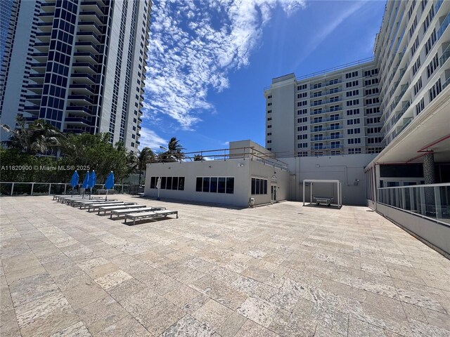 19201 N Collins Ave Unit 826, Sunny Isles Beach, FL 33160 - view of patio / terrace