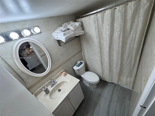 19201 N Collins Ave Unit 826, Sunny Isles Beach, FL 33160 - bathroom featuring vanity, wood finished floors, and a shower with shower curtain
