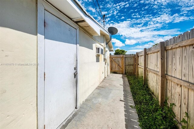 7771 Simms St, Hollywood, FL 33024 - view of side of property
