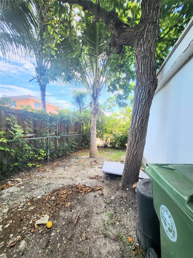 3082 NW 4th St, Miami, FL 33125 - view of yard