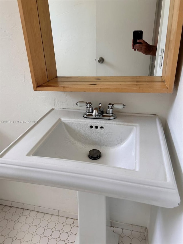 101 Collins Ave Unit 16, Miami Beach, FL 33139 - detailed view of tile patterned floors