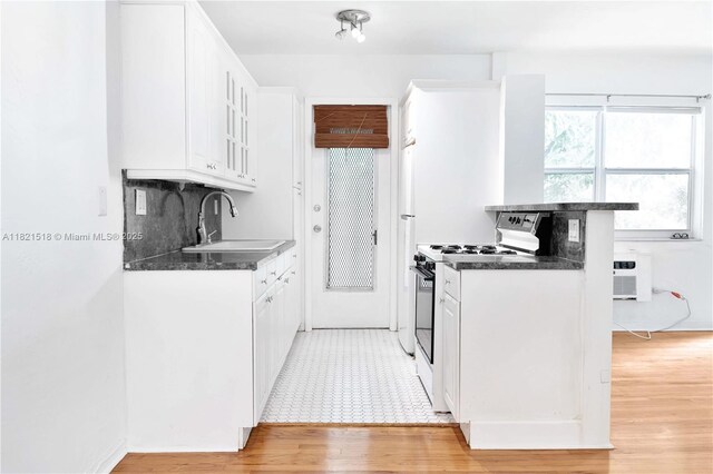 101 Collins Ave Unit 16, Miami Beach, FL 33139 - unfurnished bedroom featuring wood finished floors, a closet, and ceiling fan