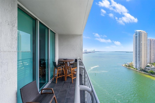 325 S Biscayne Blvd Unit 2515, Miami, FL 33131 - balcony featuring a water view
