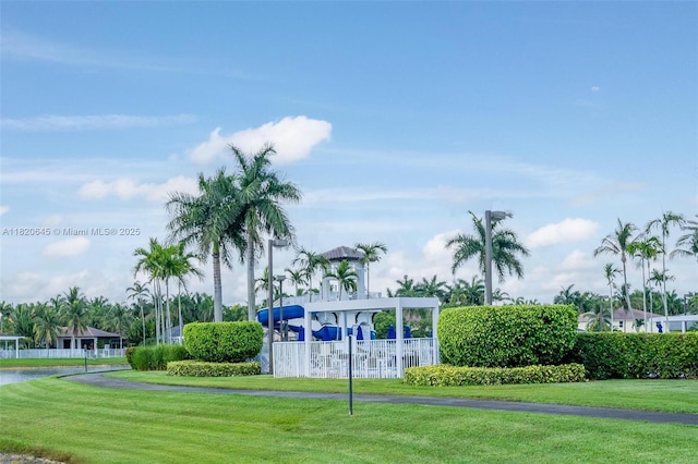 542 Penta Ct, Weston, FL 33327 - view of community featuring a lawn
