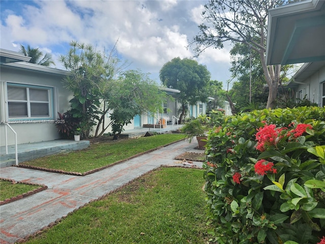 1239 Marseille Dr Unit 4, Miami Beach, FL 33141 - view of green lawn