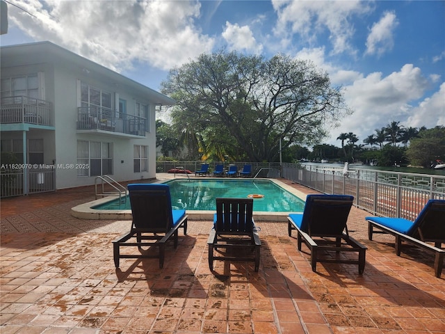 1239 Marseille Dr Unit 4, Miami Beach, FL 33141 - community pool with a patio