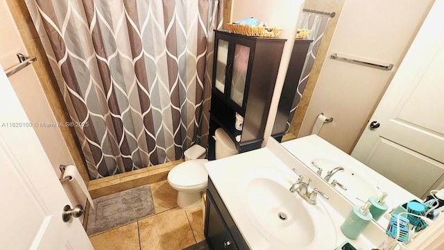 2190 SE 2nd St, Homestead, FL 33033 - full bathroom featuring vanity, a shower with shower curtain, and tile patterned floors