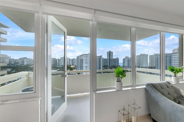 3200 NE 36th St Unit 1221, Fort Lauderdale, FL 33308 - sunroom with a view of skyline