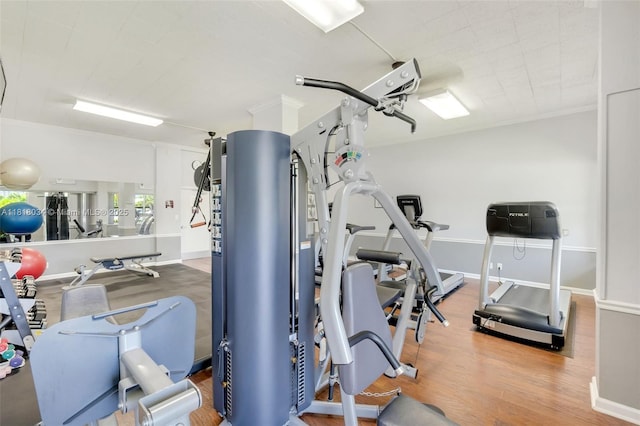 3200 NE 36th St Unit 1221, Fort Lauderdale, FL 33308 - exercise room with wood finished floors and ornamental molding