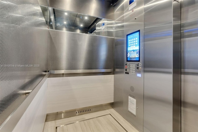 3200 NE 36th St Unit 1221, Fort Lauderdale, FL 33308 - elevator