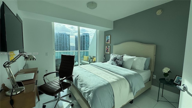 41 SE 5th St Unit 1716, Miami, FL 33131 - bedroom with an office area