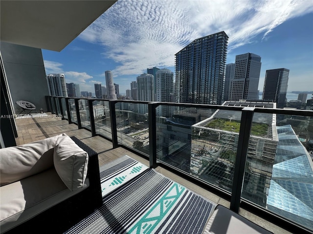 88 SW 7th St Unit 2209, Miami, FL 33130 - balcony with a view of skyline