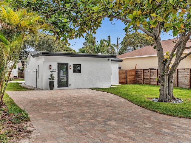107 Central Ave, Delray Beach, FL 33483 - view of front facade featuring stucco siding