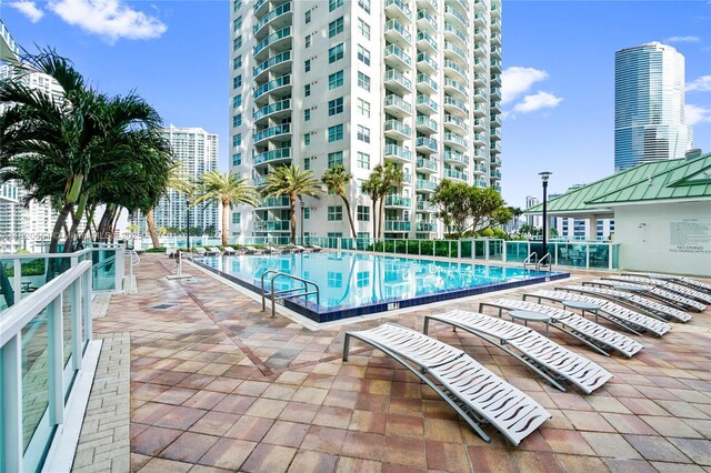 31 SE 5th St Unit 707, Miami, FL 33131 - photo 32