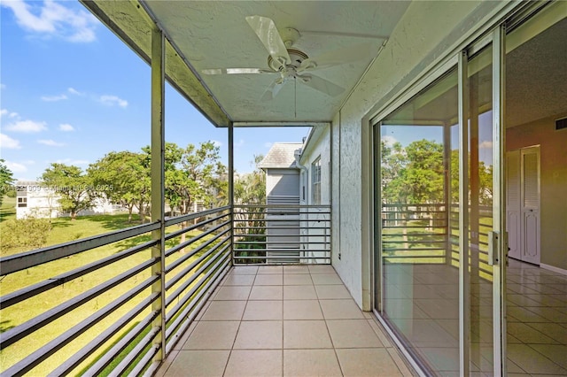 8305 NW 61st St Unit C305, Tamarac, FL 33321 - unfurnished sunroom featuring ceiling fan