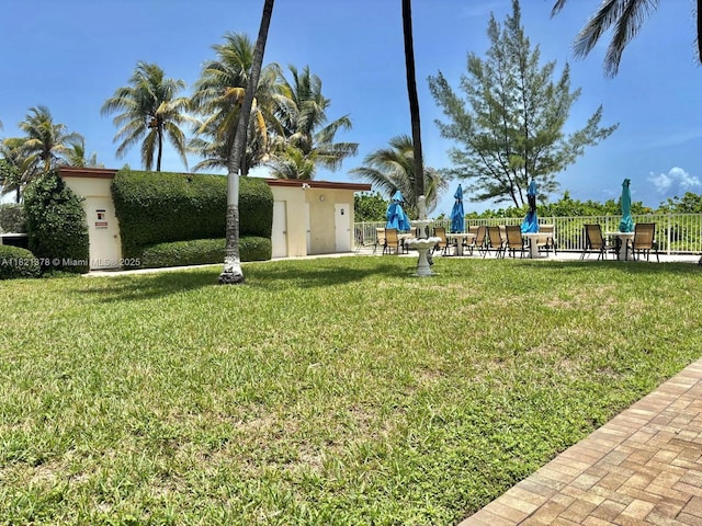 1936 S Ocean Dr Unit 7C, Hallandale Beach, FL 33009 - view of yard