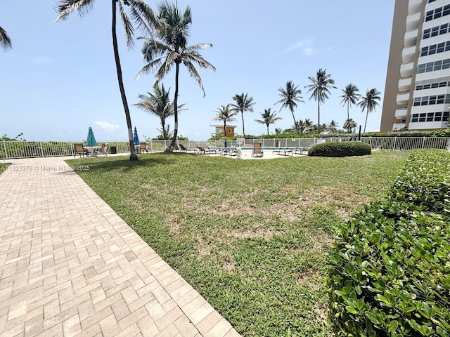 1936 S Ocean Dr Unit 7C, Hallandale Beach, FL 33009 - surrounding community with a swimming pool