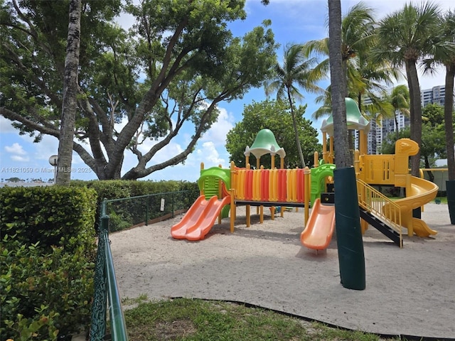 1901 Brickell Ave Unit B1508, Miami, FL 33129 - view of community play area