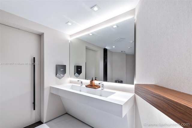 300 S Pointe Dr Unit 1602, Miami Beach, FL 33139 - bathroom featuring a sink