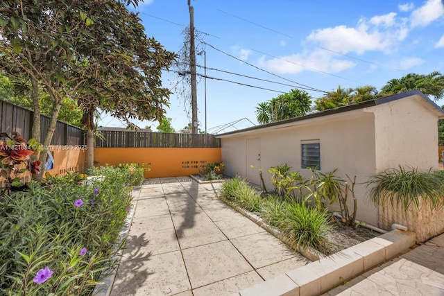 5025 SW 90th Ct, Miami, FL 33165 - view of patio