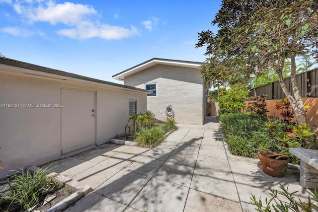 5025 SW 90th Ct, Miami, FL 33165 - view of patio / terrace