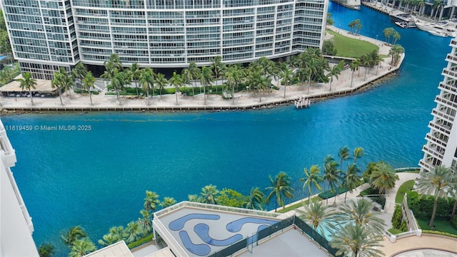 801 Brickell Key Blvd Unit 2210, Miami, FL 33131 - aerial view of a nearby body of water and apartment complex / building