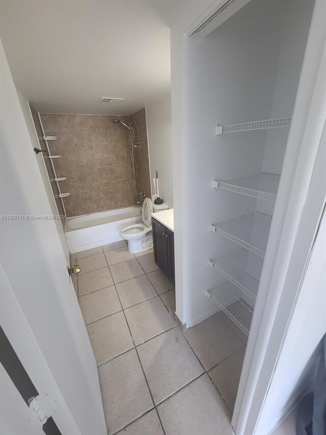 4150 NW 90th Ave Unit 203, Coral Springs, FL 33065 - full bath featuring tile patterned flooring, vanity, and  shower combination