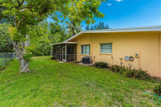 886 Camellia Dr, Royal Palm Beach, FL 33411 - view of yard with a sunroom
