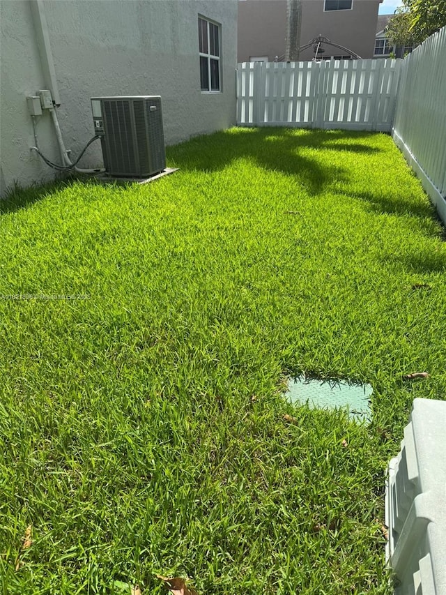 470 NW 102nd Ter, Pembroke Pines, FL 33026 - view of fenced backyard