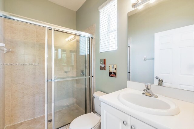 2935 SE 1st Dr Unit 21, Homestead, FL 33033 - full bath featuring vanity and a stall shower