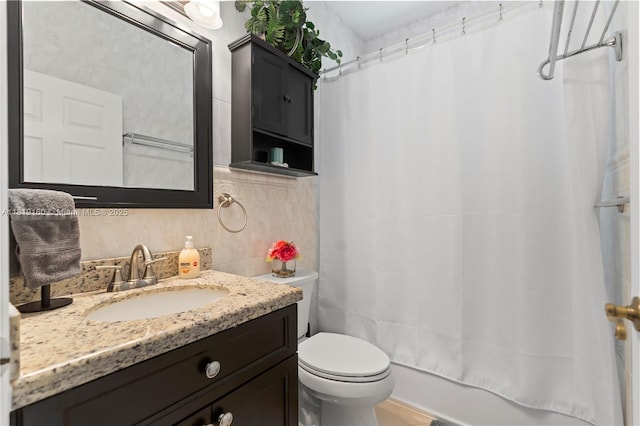 16601 SW 87th Ct, Palmetto Bay, FL 33157 - full bath featuring vanity, tasteful backsplash, and shower / bathtub combination with curtain