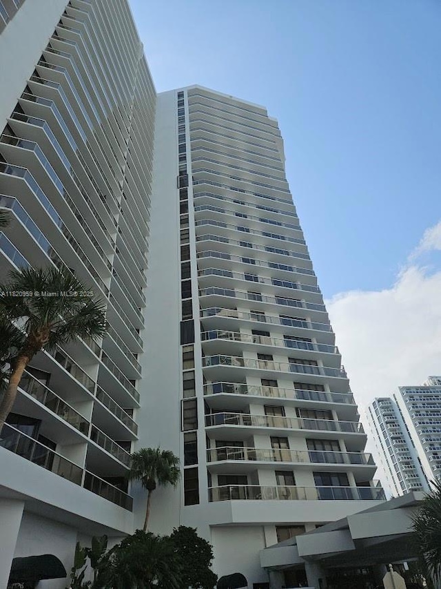 20281 E Country Club Dr Unit 1412, Aventura, FL 33180 - view of building exterior