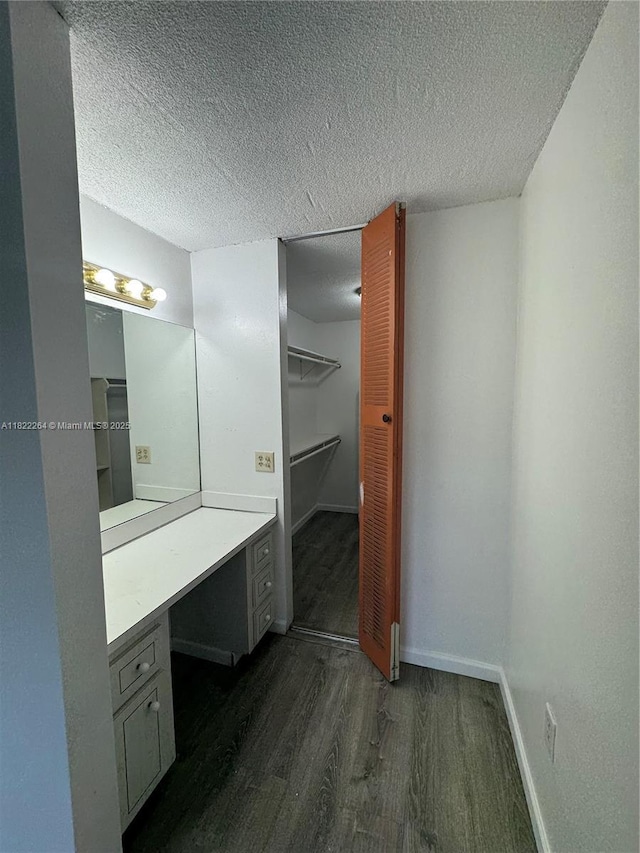 1225 NE 124th St Unit 46A, North Miami, FL 33161 - bathroom featuring wood finished floors, vanity, and a textured ceiling