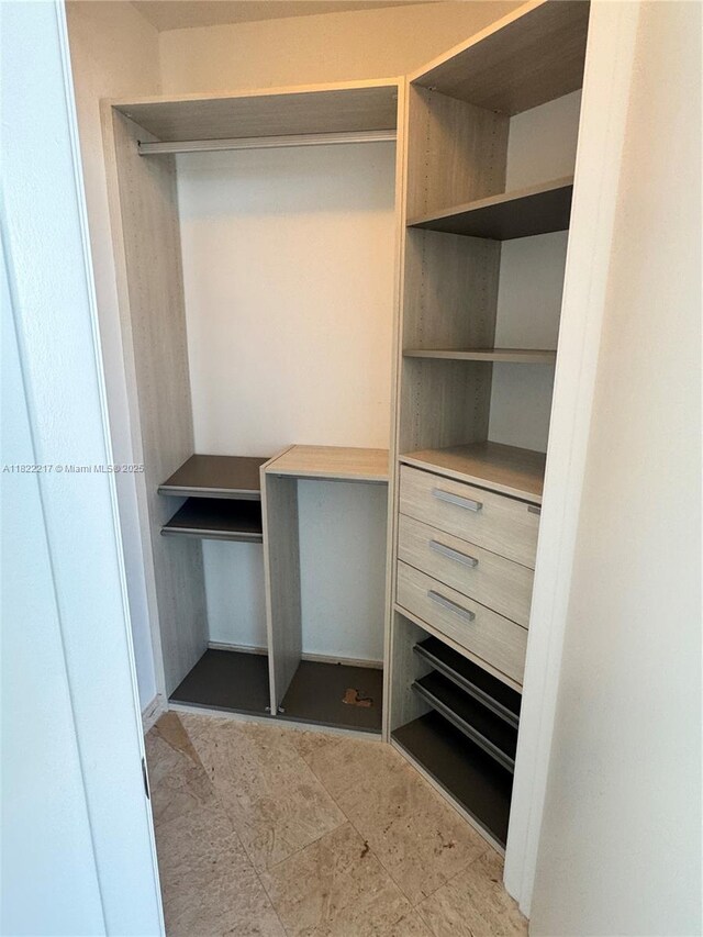 88 SW 7th St Unit 3012, Miami, FL 33130 - view of closet