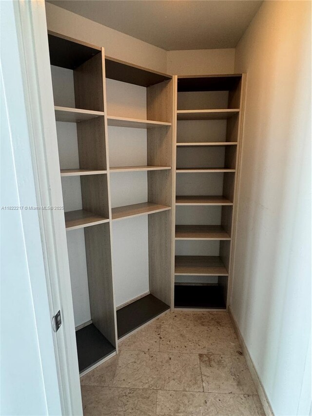 88 SW 7th St Unit 3012, Miami, FL 33130 - view of closet