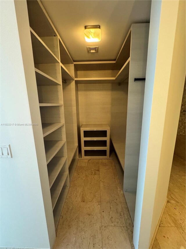 88 SW 7th St Unit 3012, Miami, FL 33130 - view of walk in closet