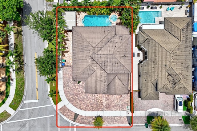 8902 NW 178th Ln, Hialeah, FL 33018 - view of property location featuring a pool and property parcel outlined