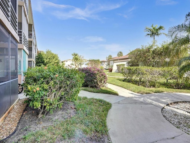 16901 NE 13th Ave Unit 110, Miami, FL 33162 - view of yard