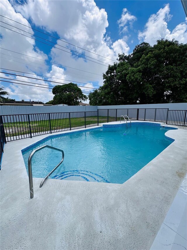 82 E 16th St, Hialeah, FL 33010 - view of swimming pool