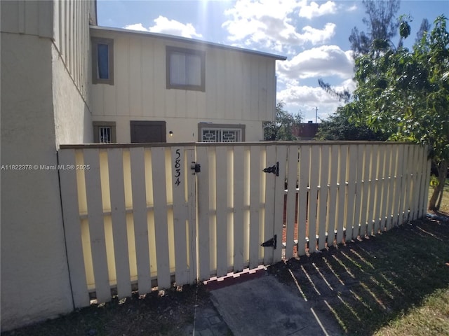 5834 NW 21st St Unit 41-B, Lauderhill, FL 33313 - view of gate