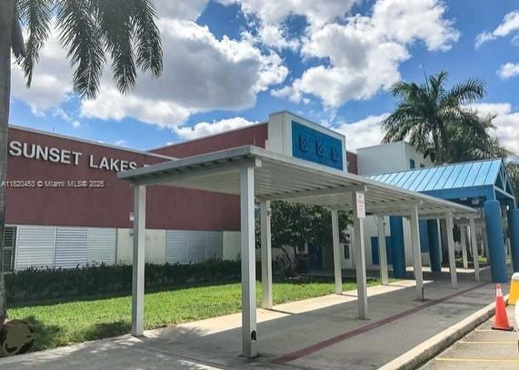 142 SW 204th Ave, Pembroke Pines, FL 33029 - view of parking