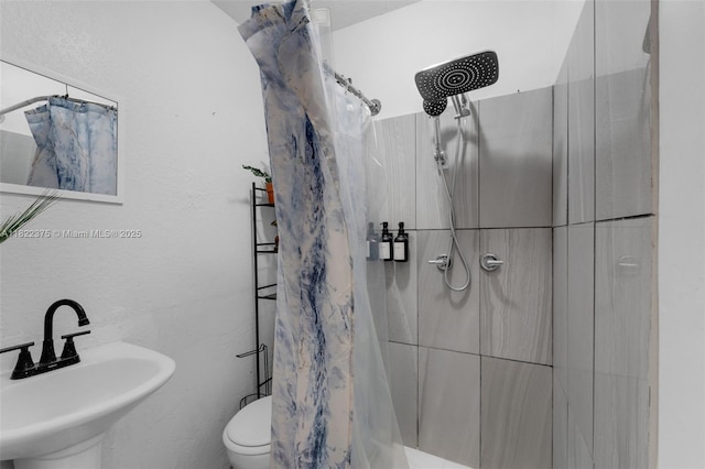 16101 SW 104th Ter, Miami, FL 33196 - bathroom featuring a sink and shower / tub combo with curtain