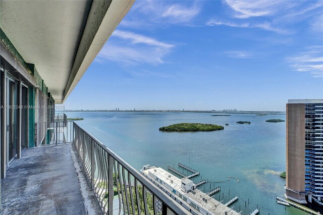 780 NE 69th St Unit T-1A, Miami, FL 33138 - balcony with a water view