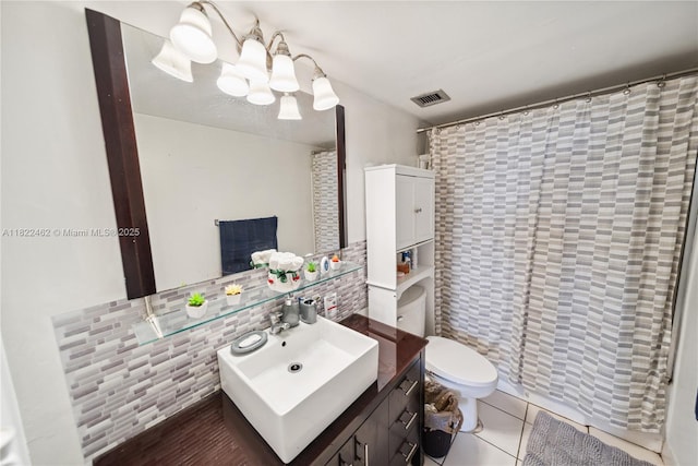 13499 Biscayne Blvd Unit 703, North Miami, FL 33181 - full bath with vanity, a chandelier, a shower with shower curtain, and tasteful backsplash