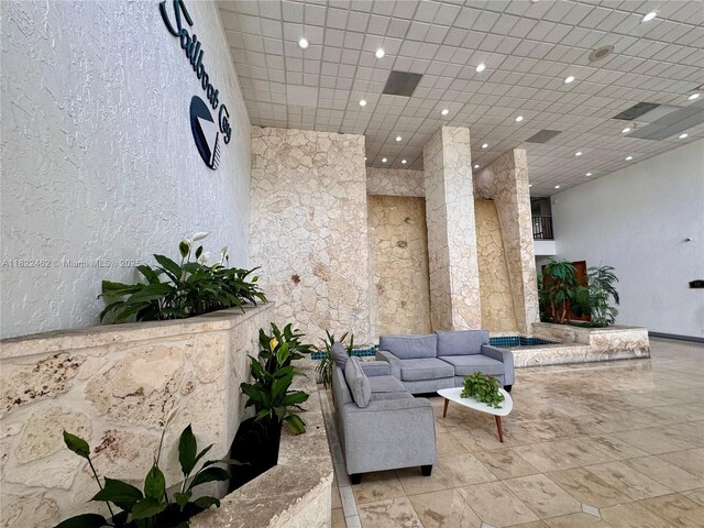 13499 Biscayne Blvd Unit 703, North Miami, FL 33181 - building lobby featuring recessed lighting