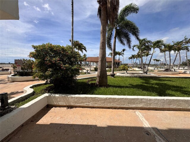 13499 Biscayne Blvd Unit 703, North Miami, FL 33181 - view of patio