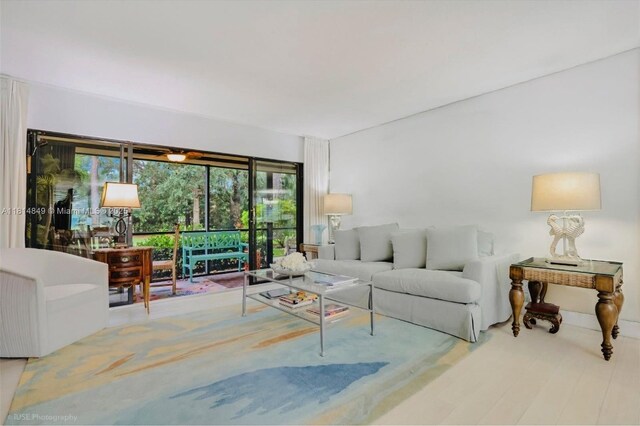4650 Kittiwake Ct Unit 4650, Boynton Beach, FL 33436 - view of living room