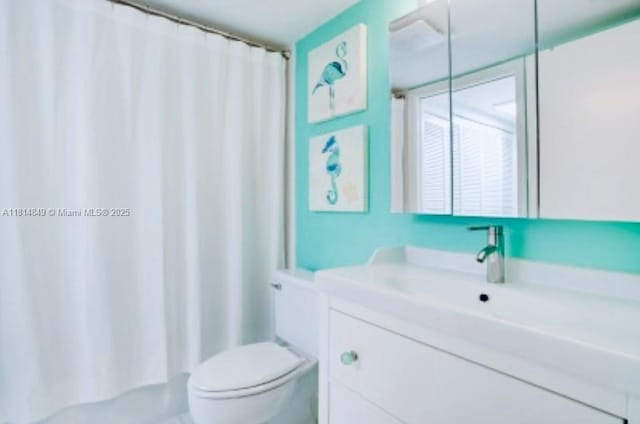 4650 Kittiwake Ct Unit 4650, Boynton Beach, FL 33436 - full bathroom with vanity and curtained shower