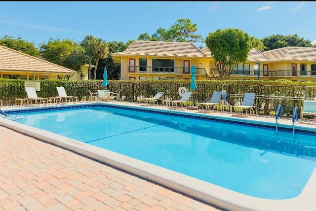 4650 Kittiwake Ct Unit 4650, Boynton Beach, FL 33436 - view of community pool