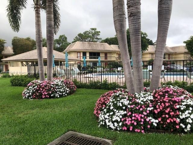 4650 Kittiwake Ct Unit 4650, Boynton Beach, FL 33436 - view of property's community featuring a pool
